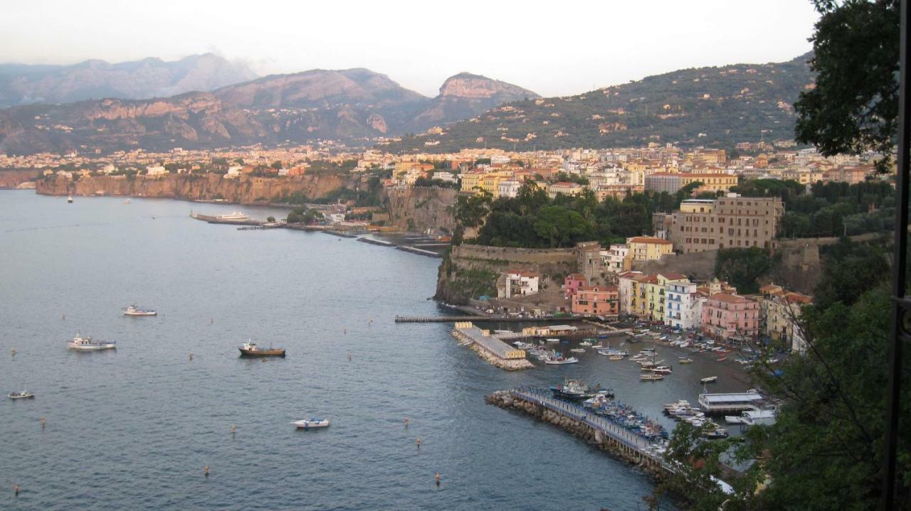 Il Borgo Antico Sorrento Sea View Apartamento Exterior foto